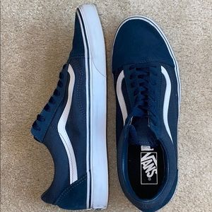 Navy Vans Old Skool (Men’s sizing)